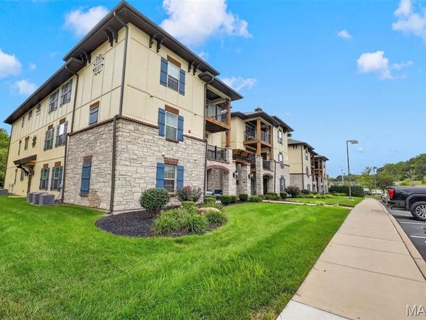 232 Bordeaux Way, St Peters, MO 63376