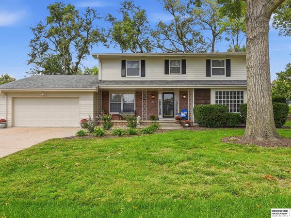 10930 Fowler Avenue, Omaha, NE 68164