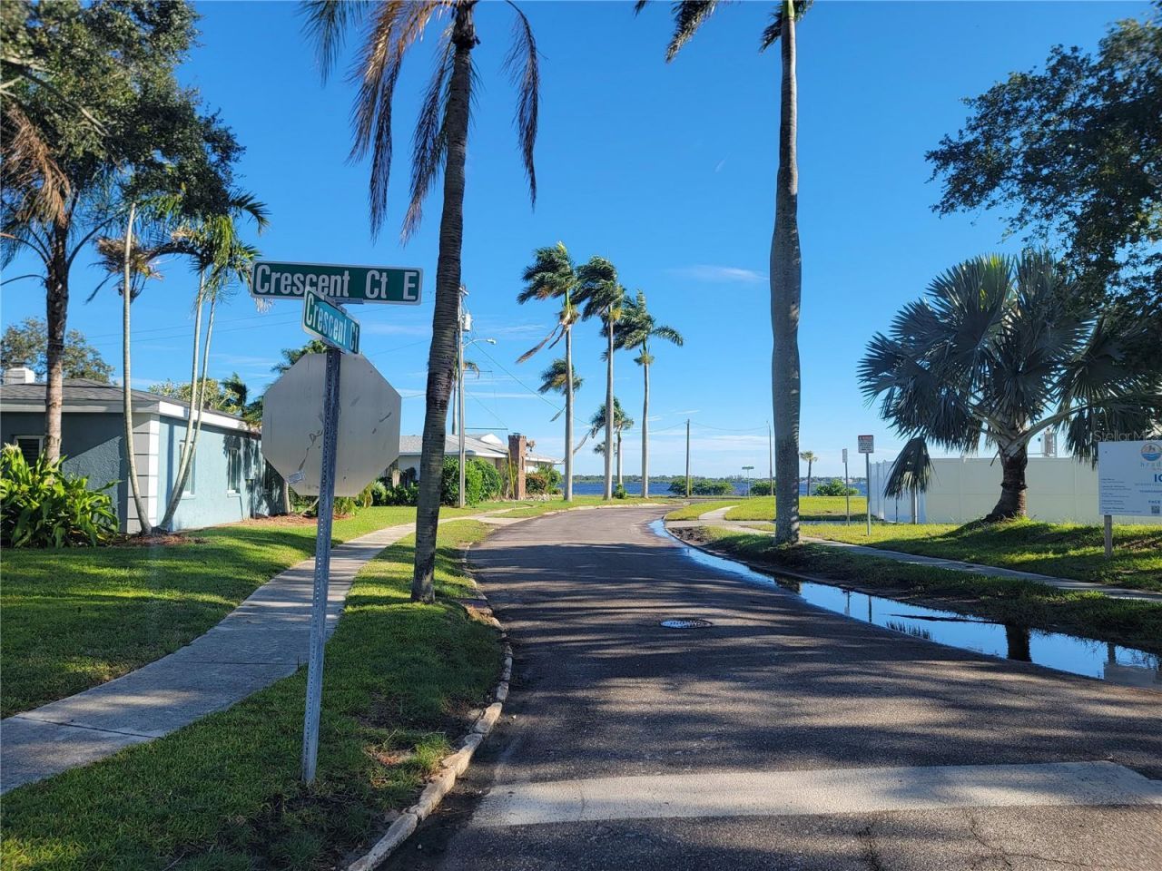 218 Crescent Court E, Bradenton, FL 34208 Photo
