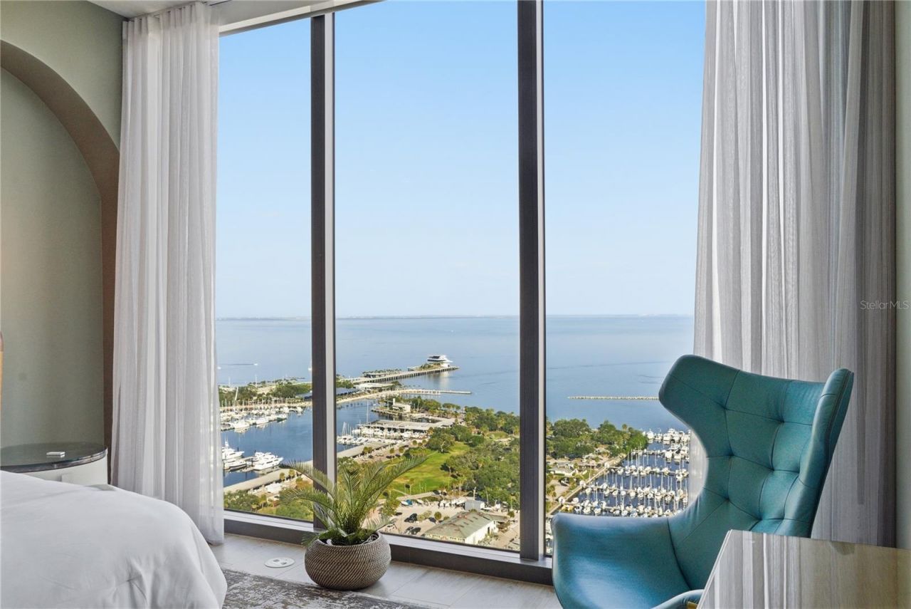 301 1st Street S, Unit 3101, Saint Petersburg, FL 33701 Photo
