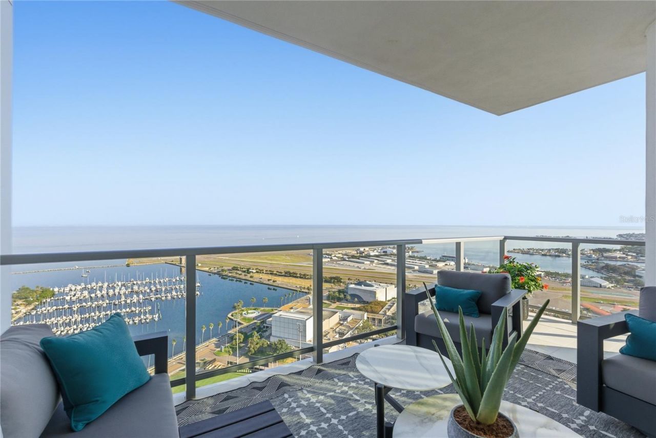 301 1st Street S, Unit 3101, Saint Petersburg, FL 33701 Photo