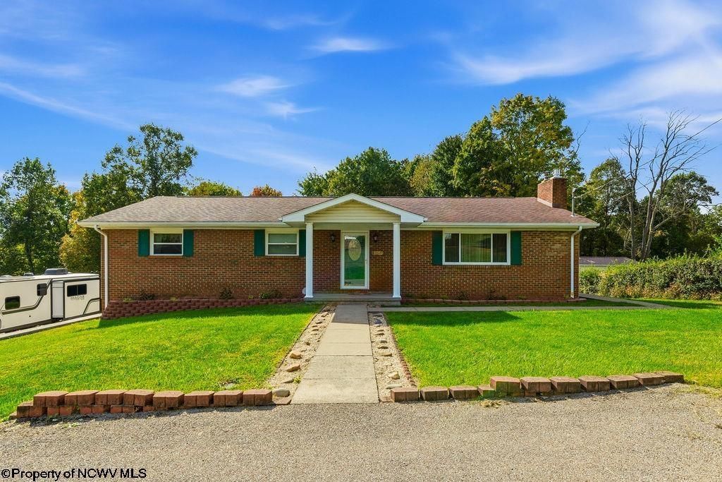 1040 Willis Drive, Morgantown, WV 26501 Main Photo