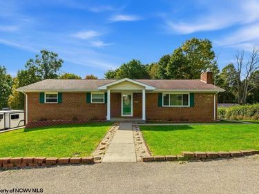 1040 Willis Drive, Morgantown, WV 26501