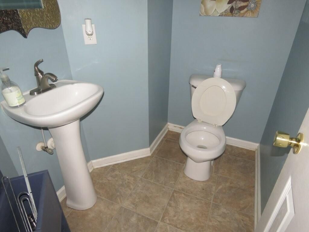 136 Shawnmoor Lane Photo 7