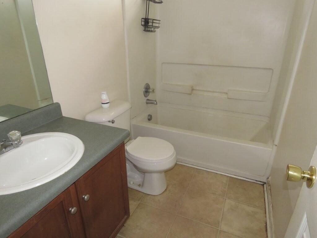 136 Shawnmoor Lane Photo 9