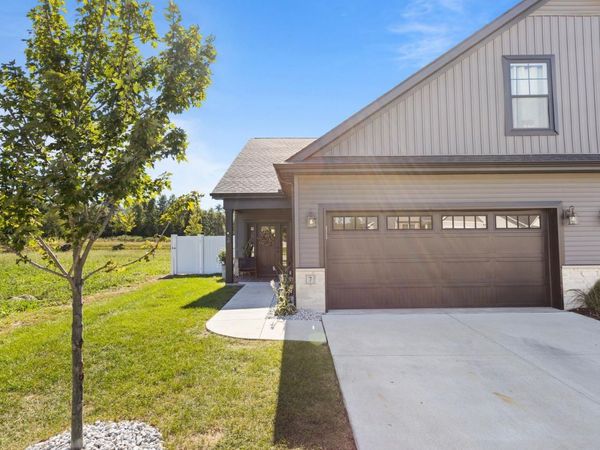 7 Prairie Trail , Monticello, IL 61856