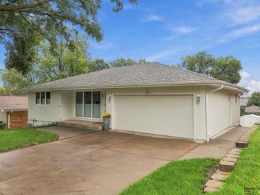 2536 S 39th Street, Lincoln, NE 68506