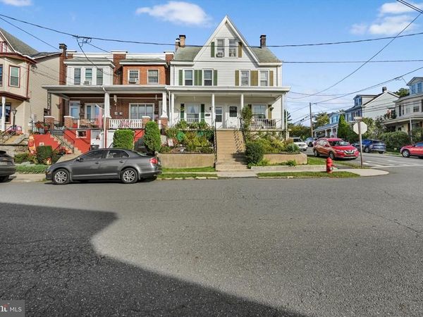1802 E ELK AVENUE , POTTSVILLE, PA 17901