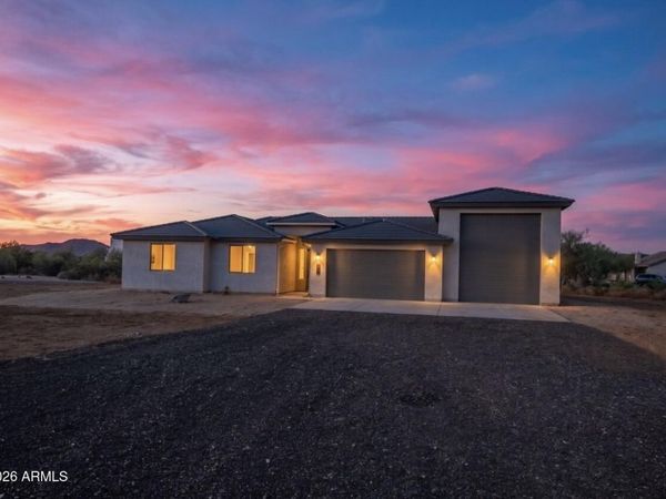 812 E IRVINE Road, Phoenix, AZ 85086
