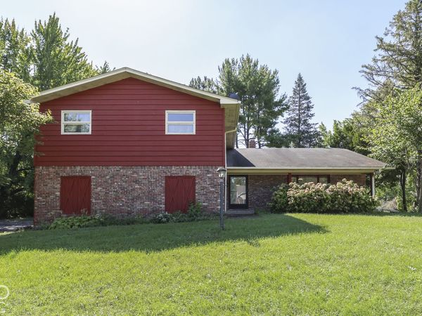 1715 Ridge Hill Lane, Indianapolis, IN 46217
