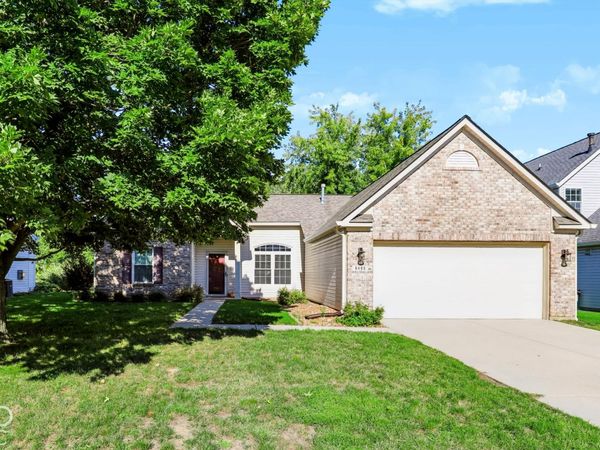 6498 Glenwood Trace, Zionsville, IN 46077