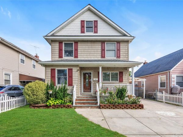 7643 265th Street, New Hyde Park, NY 11040