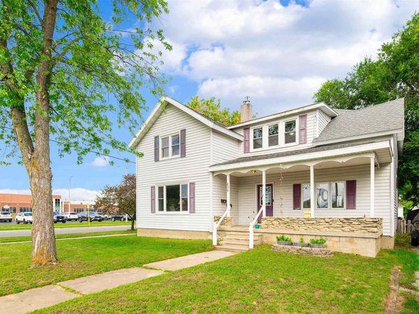 836 MAIN STREET, Marinette, WI 54143