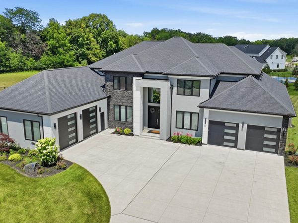 1125 Hunting Creek Drive , Perrysburg, OH 43551