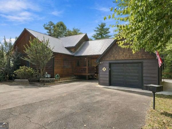 2124 Maxwell Road, Blue Ridge, GA 30513