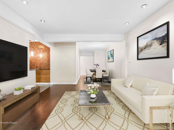 54 East 8th Street , Unit 3J, New York (Manhattan), NY 10003