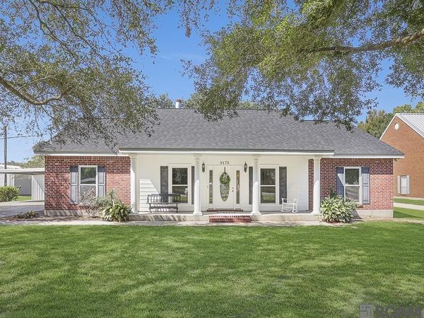 9175 Edna Ln, Gonzales, LA 70737