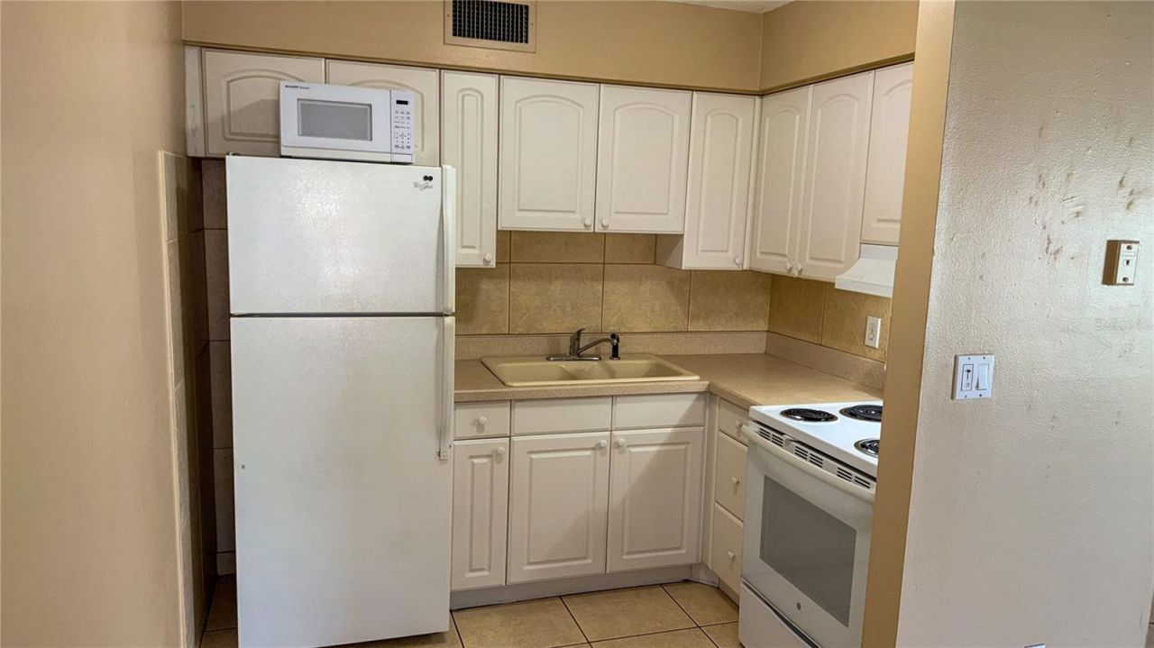 2920 Clark Road, Unit 102, Sarasota, FL 34231 Photo