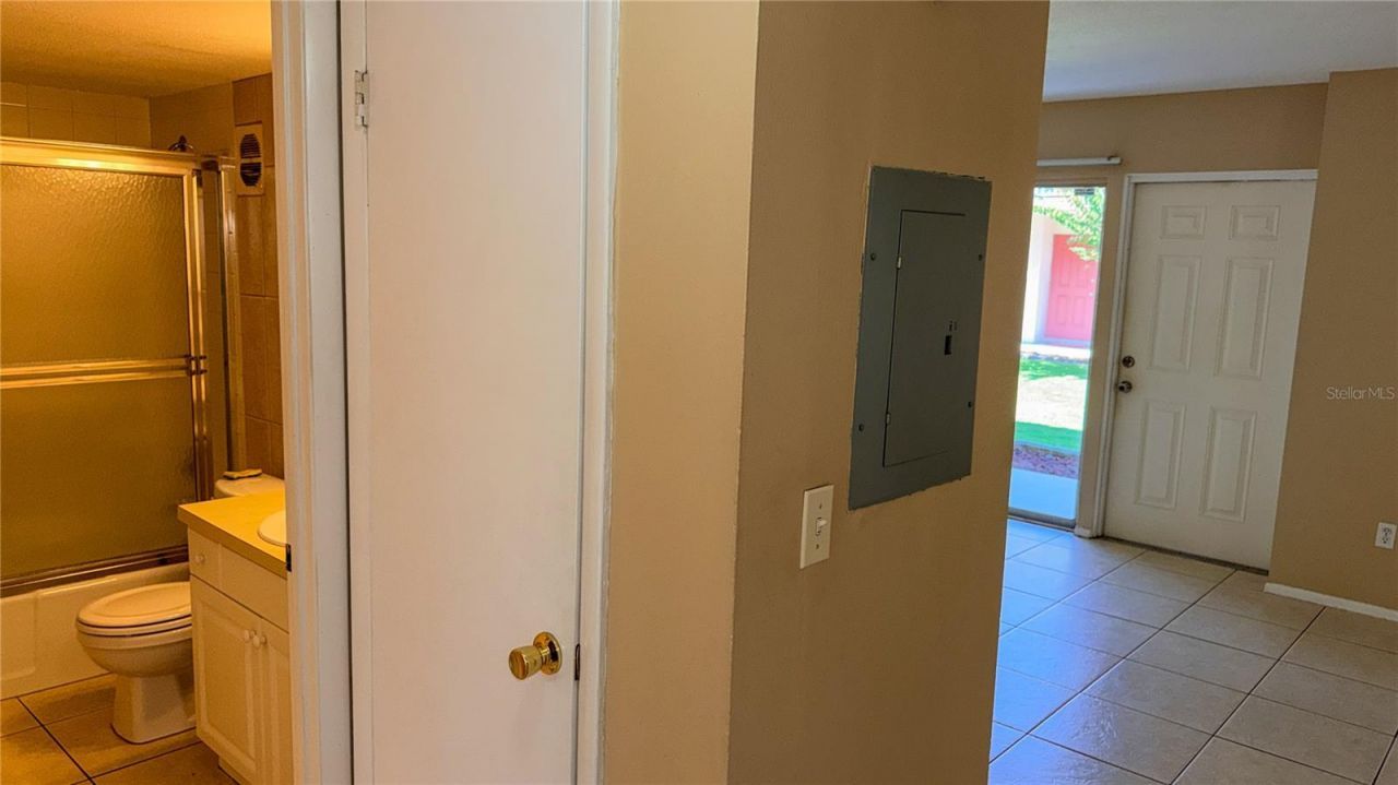 2920 Clark Road, Unit 102, Sarasota, FL 34231 Photo