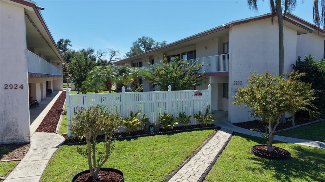 2920 Clark Road, Unit 102, Sarasota, FL 34231 Photo