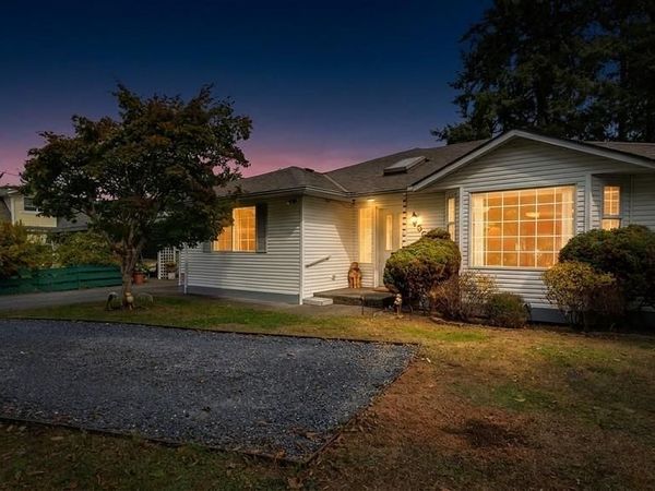 950 McDonald St , Duncan, BC V9L 1Z1