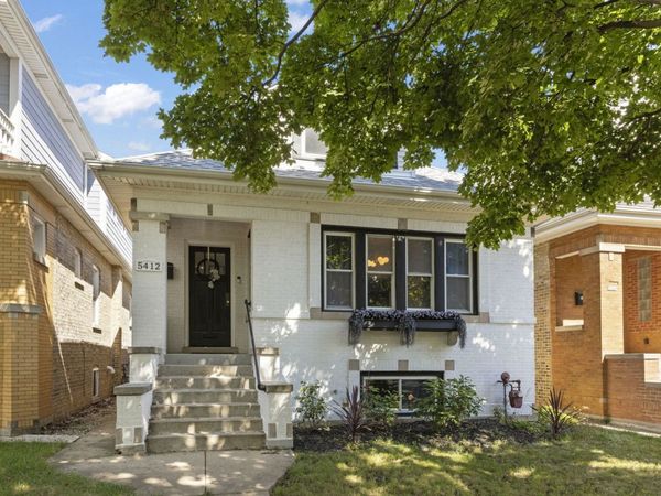 5412 W Henderson Street , Chicago, IL 60641