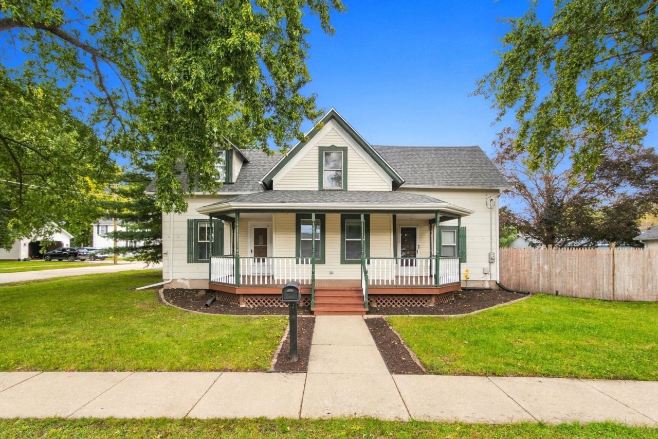 20 N Joles Street, Sandwich, IL 60548 Main Photo