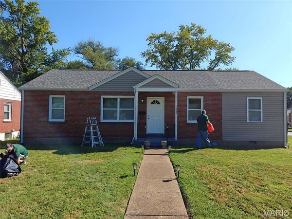 1290 S New Florissant Road , Florissant, MO 63031