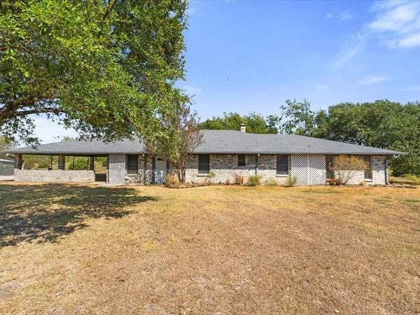 801 County Road 0025 , Corsicana, TX 75109