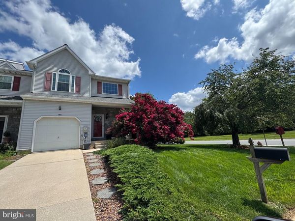102 SHINN CIRCLE, WILMINGTON, DE 19808