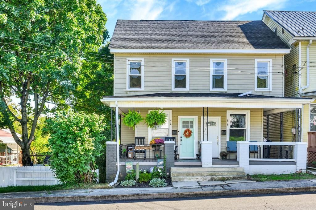 410 E WICONISCO AVENUE, TOWER CITY, PA 17980