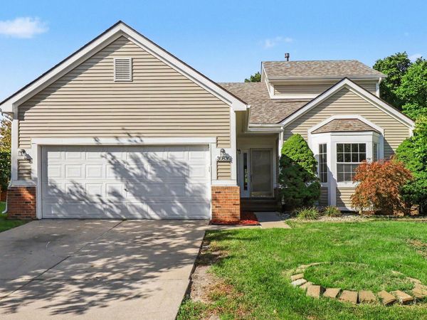30836 Golden Ridge, Novi, MI 48377