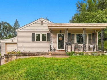 216 ELMWOOD Drive, COUNCIL BLUFFS, IA 51503