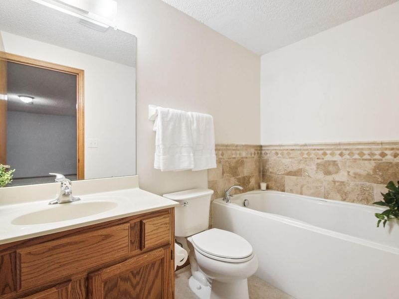 7992 Jaymes Street, Dublin, OH 43017 Photo 22