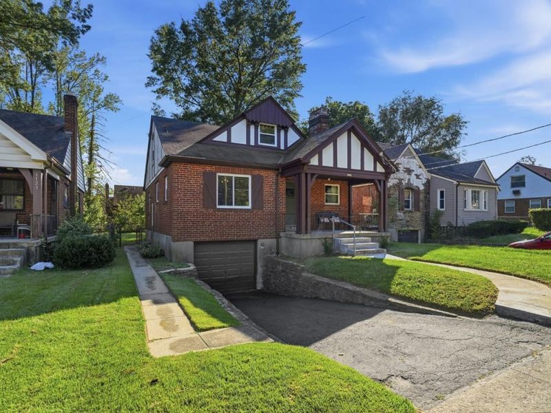 1127 W North Bend Dr, Cincinnati, OH 45224 Photo 3