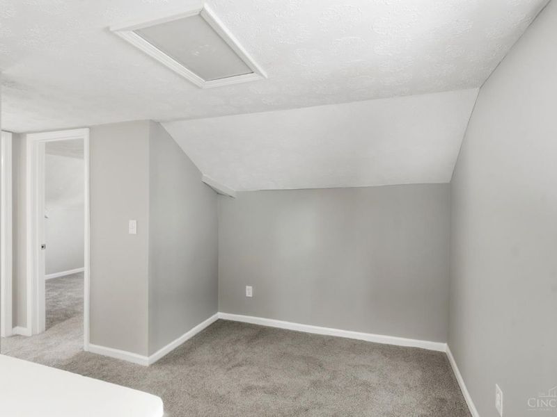 1127 W North Bend Dr, Cincinnati, OH 45224 Photo 30