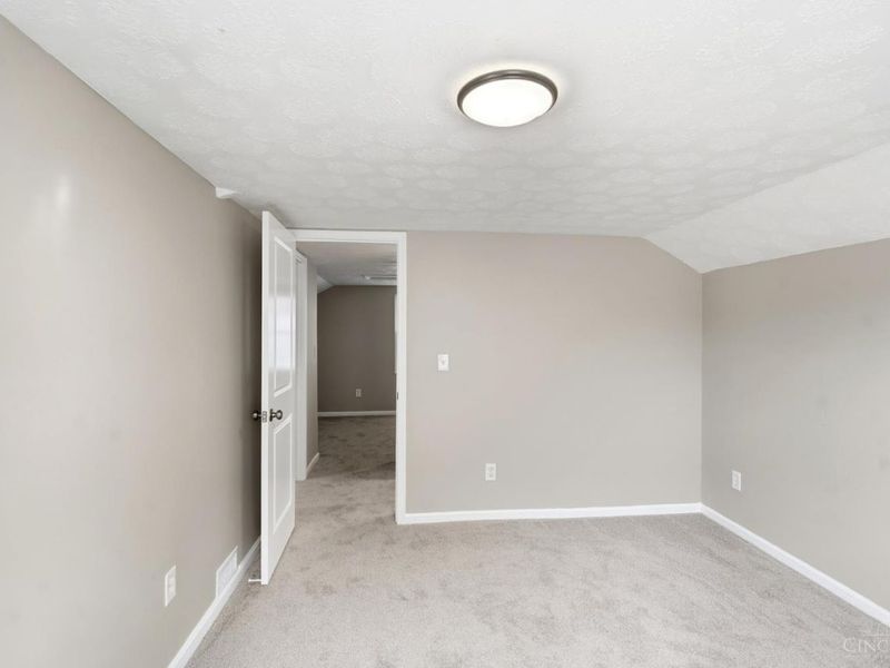 1127 W North Bend Dr, Cincinnati, OH 45224 Photo 34