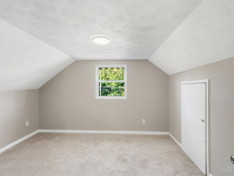 1127 W North Bend Dr, Cincinnati, OH 45224 Photo 35