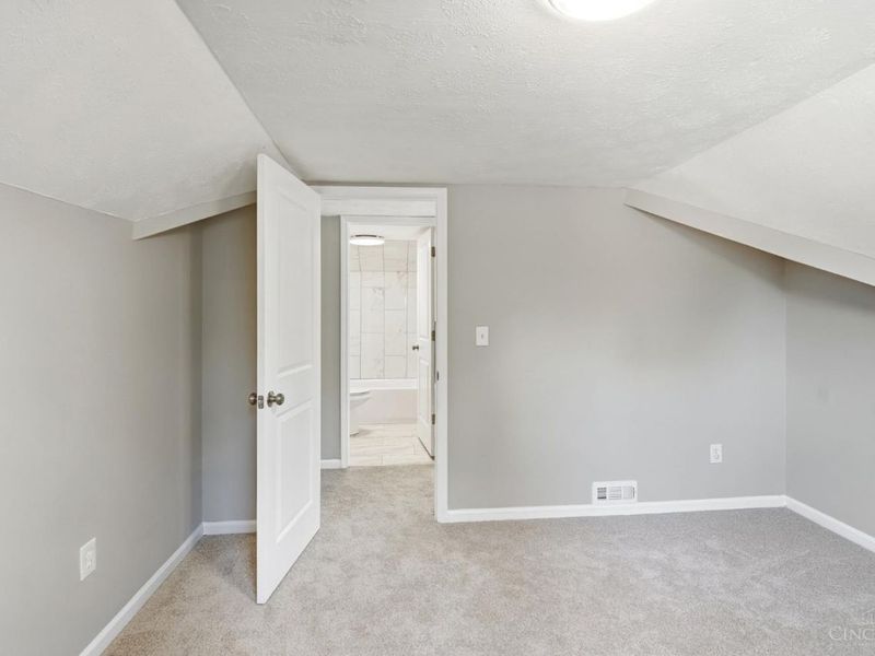 1127 W North Bend Dr, Cincinnati, OH 45224 Photo 36
