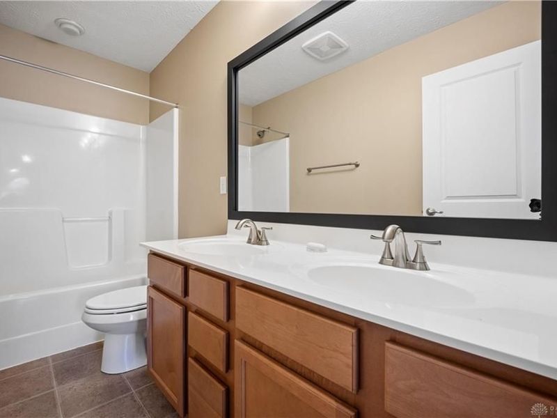 9756 Crooked Creek Drive, Centerville, OH 45458 Photo 18