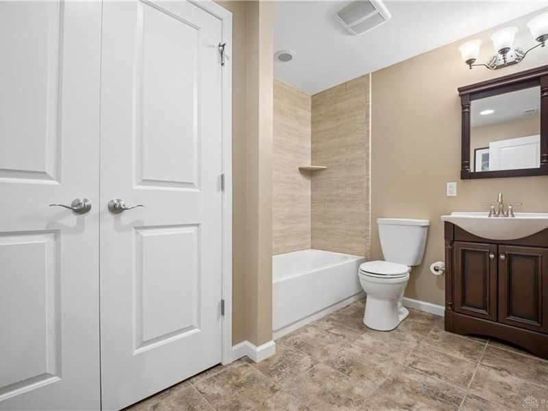 9756 Crooked Creek Drive, Centerville, OH 45458 Photo 20