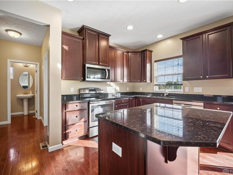 9756 Crooked Creek Drive, Centerville, OH 45458 Photo 3