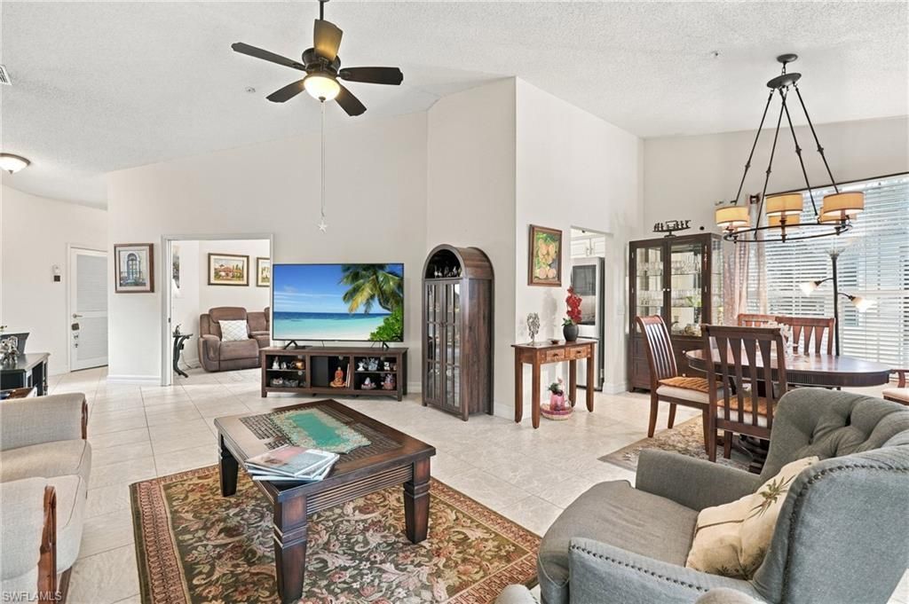 73 Silver Oaks Cir , Unit 10201, Naples, FL 34119 Photo