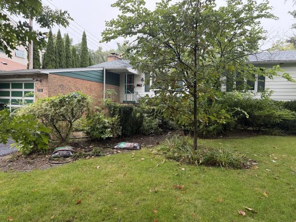 270 Park Avenue , Lake Forest, IL 60045