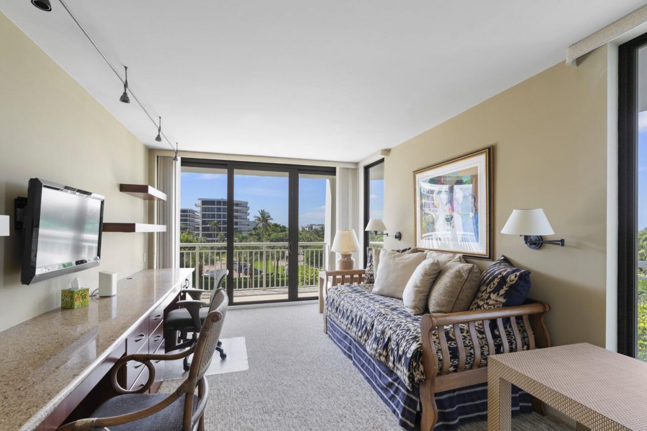 2600 S Ocean Boulevard, Unit 303W, Palm Beach, FL 33480 Photo