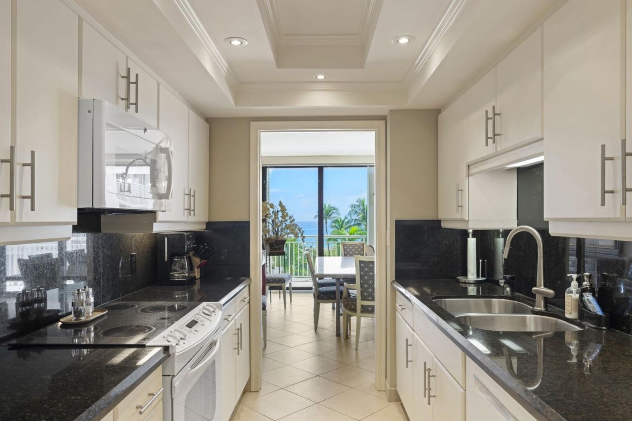 2600 S Ocean Boulevard, Unit 303W, Palm Beach, FL 33480 Photo