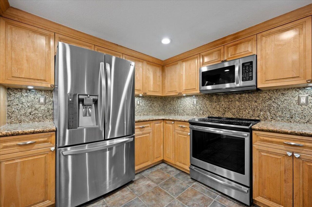 526 Oak Harbour Drive, Unit 526, Juno Beach, FL 33408 Photo