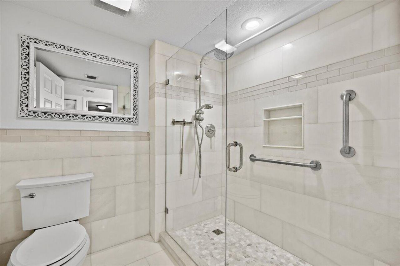 526 Oak Harbour Drive, Unit 526, Juno Beach, FL 33408 Photo