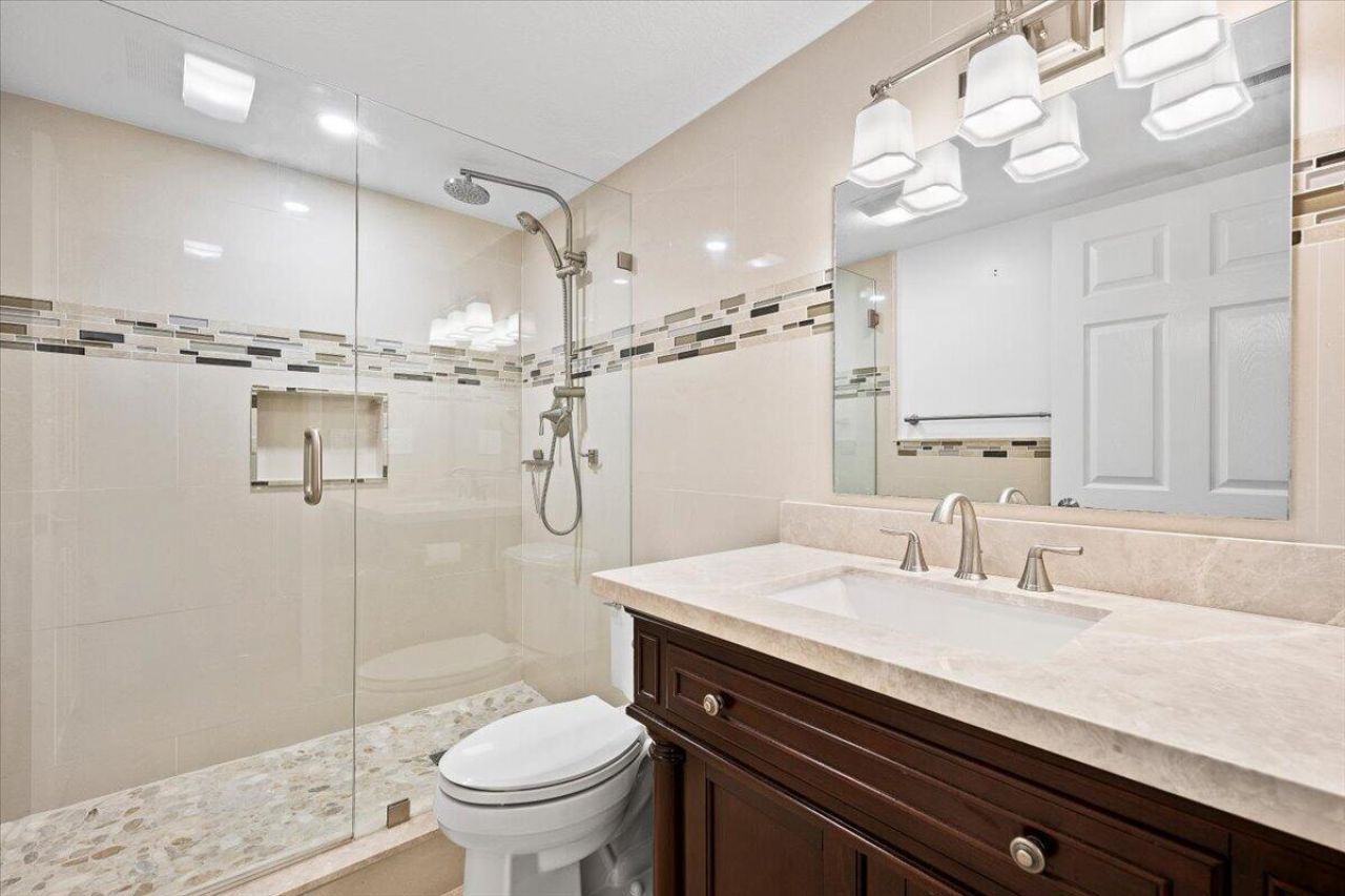 526 Oak Harbour Drive, Unit 526, Juno Beach, FL 33408 Photo