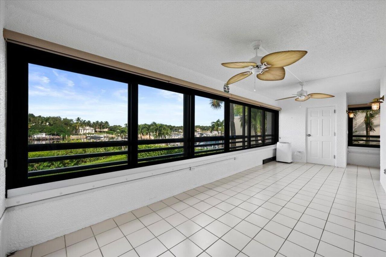 526 Oak Harbour Drive, Unit 526, Juno Beach, FL 33408 Photo
